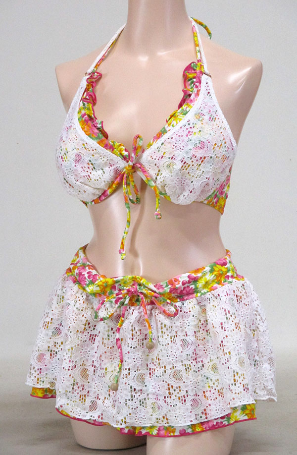 カジュアル水着（ビキニ・ショートパンツ付）