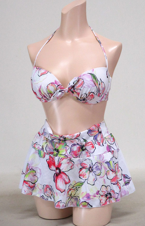 カジュアル水着（ビキニ・スカート付き）