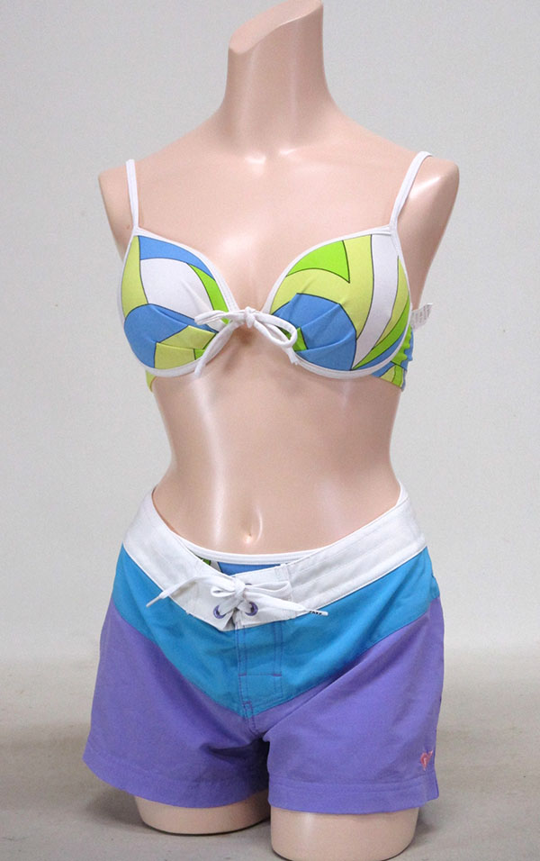 カジュアル水着（ビキニ・ショートパンツ付き）