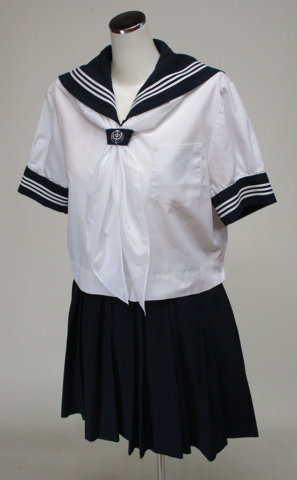 夏セーラー（半）＋スカート（スカーフ付）
